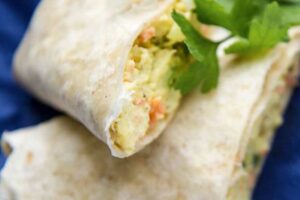 Scrambled egg and red pepper wraps